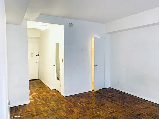 Sold by R New York | media 17