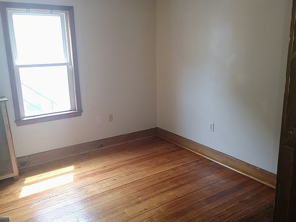 5th image of 14 Randall St APT 1