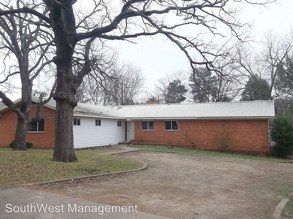 1st image of 1520 W Monterey St