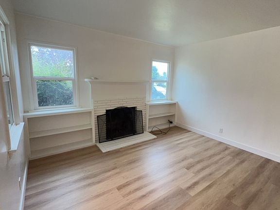 3rd image of 4645 Gardena Dr