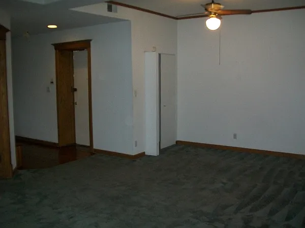 2 bed, 1.0 bath, 1200 sqft, $2,600 — Photo 3