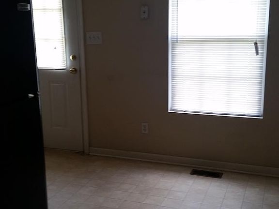 5th image of 134 Garnet Dr