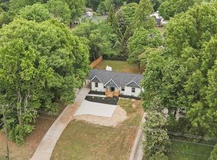 1009 Benjamin Pkwy, Greensboro, NC 27408