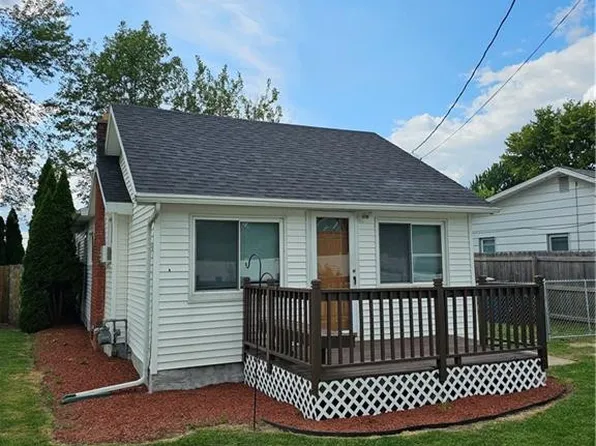 2035 Verdun St, Oregon, OH 43616