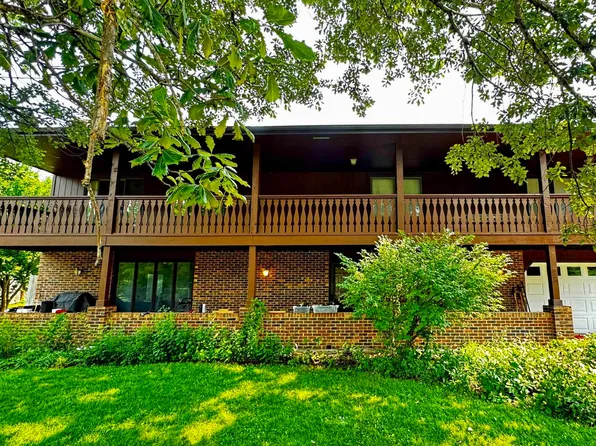 105 Notre Dame Cir, Manhattan, KS 66503