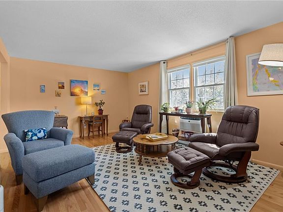 2nd image of 4080 Post Rd APT 10