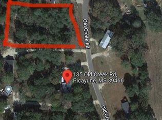 139 Old Creek Rd, Picayune, MS 39466