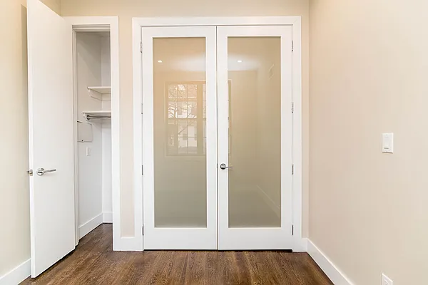 Rented by Nooklyn NYC LLC | media 53