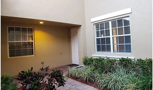 8351 NW 128th Ln Photo 1