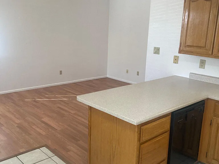 207 Princeton Dr SE #D — Photo 8
