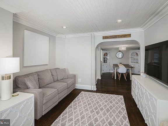 5th image of 19 Merion Ave