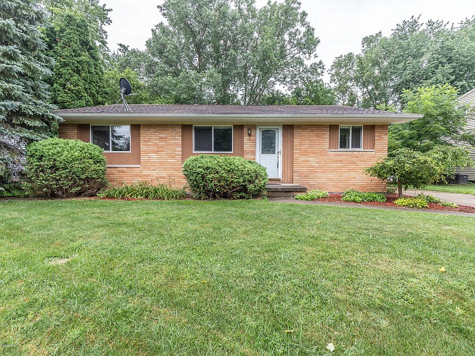 1st image of 1913 Tamarisk Dr
