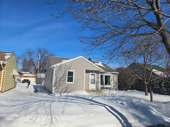 813 6th St S, Virginia, MN 55792