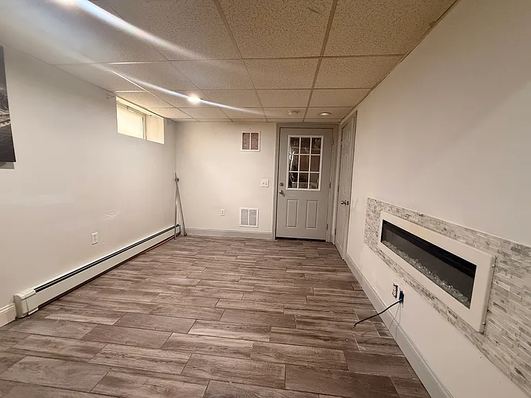 384 Juniper St #1 — Photo 9