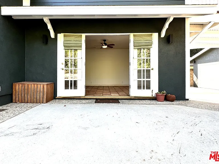 2401 Olive Ave — Photo 54