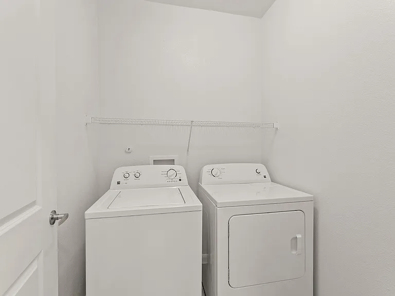 Legacy Flats — Photo 28