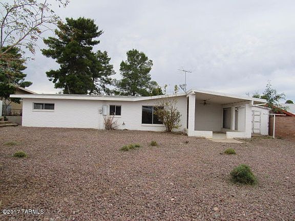 5th image of 212 E Avenue I