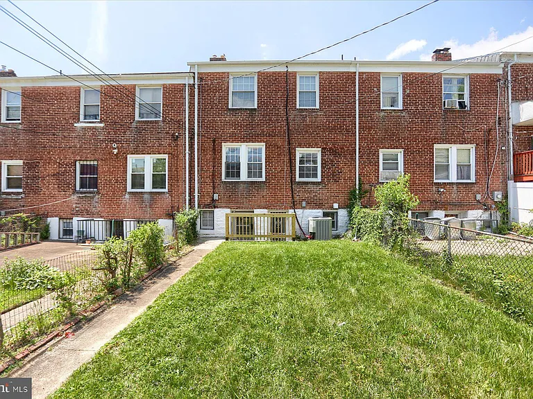 1323 N Kenwood Ave #1 — Photo 26