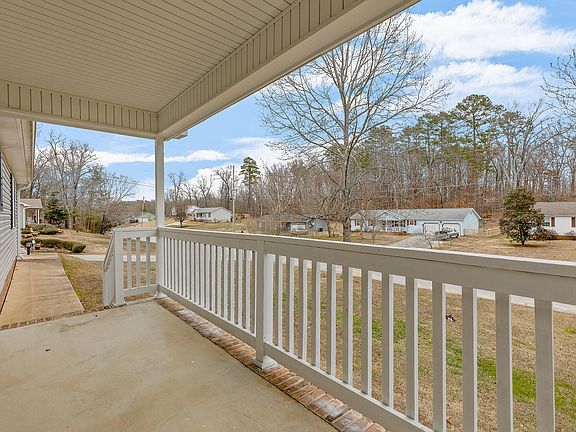 4th image of 150 Berry Dr