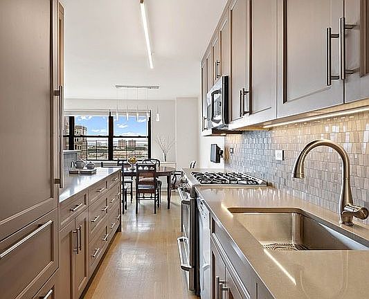 3rd image of 165 W End Ave APT 26N