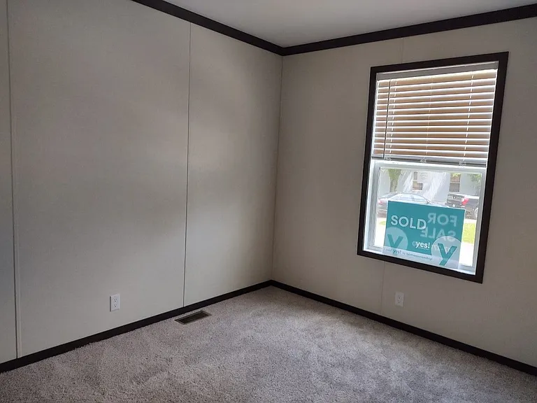 Avon Lakes Estates — Photo 13