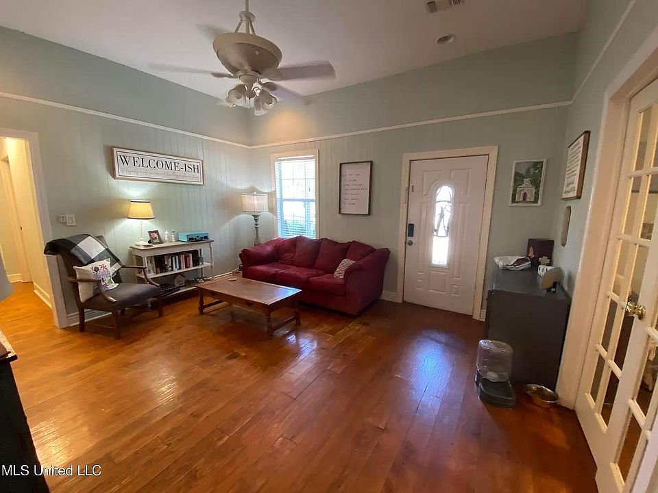 1st image of 1108 Live Oak Ave