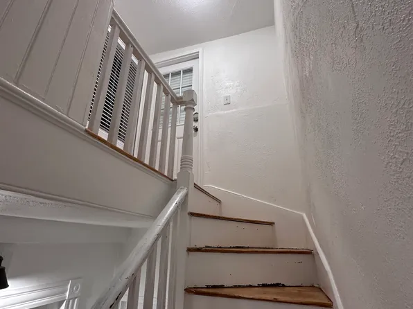 39R Sargent St APT 3, Gloucester, MA 01930