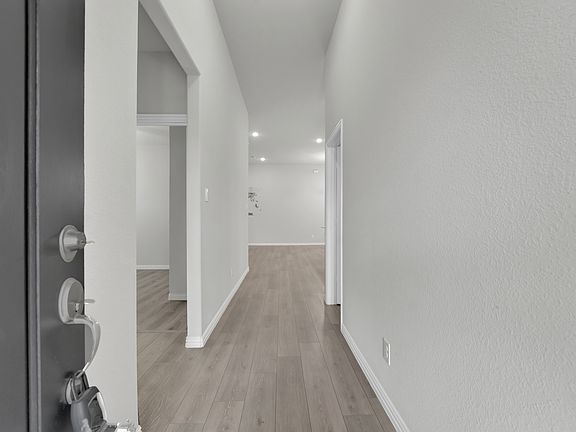 4th image of 2514 Vera Way