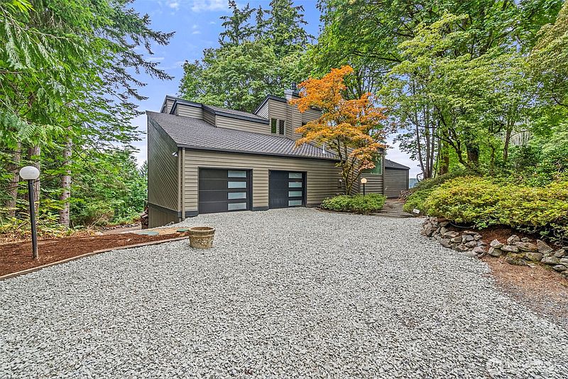 2nd image of 93 Raft Island Drive NW