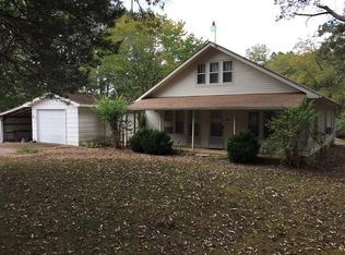 427 Flatwoods School Rd, Linden, TN 37096