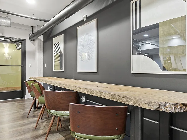 Perry Street Lofts — Photo 21