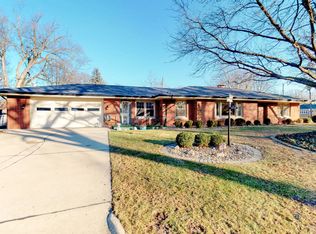 1 Walker Dr, Bloomington, IL 61701