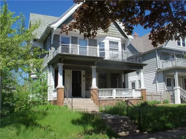 2853 N Murray Ave, Milwaukee, WI 53211