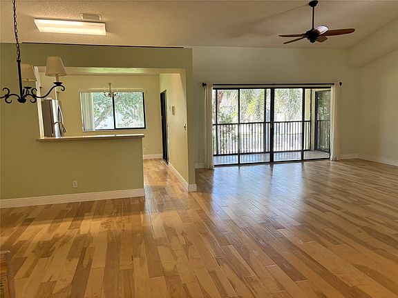 4th image of 1015 NW 105th Avenue #D-138