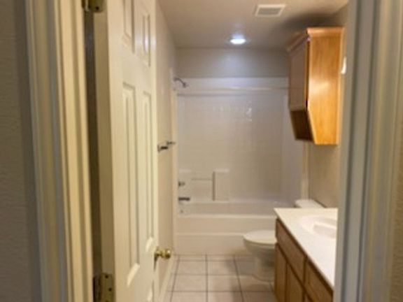 4th image of 4500 Pennington Ave #A-b