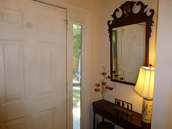 3rd image of 1924 W Indianhead Dr