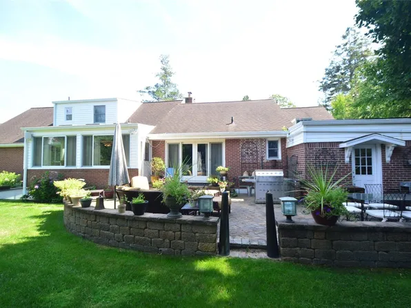 (undisclosed Address), Great Neck, NY 11020