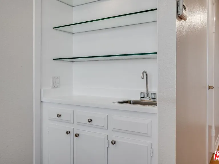 321 S San Vicente Blvd #705 — Photo 11
