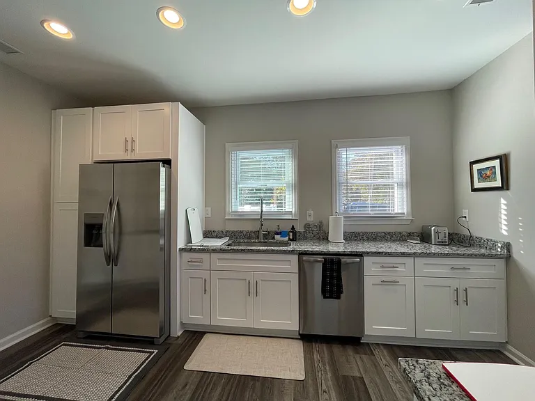 313 N Maple St — Photo 32
