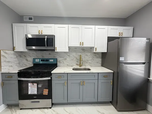 11 Gorham Ave #2, Hamden, CT 06514