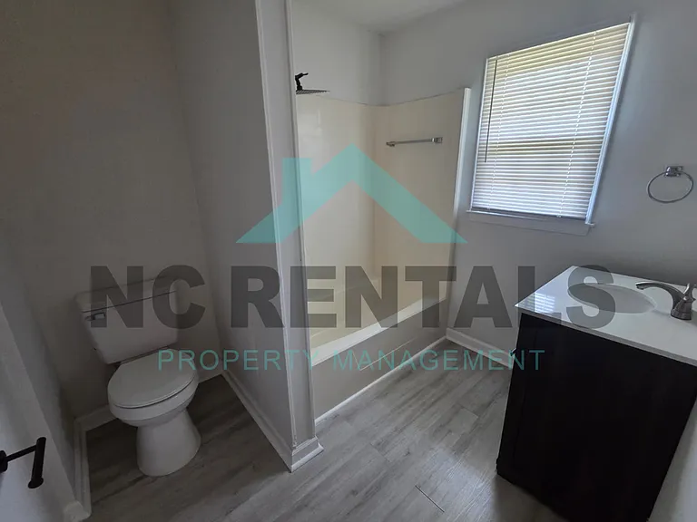 2300 Carlford Rd — Photo 21