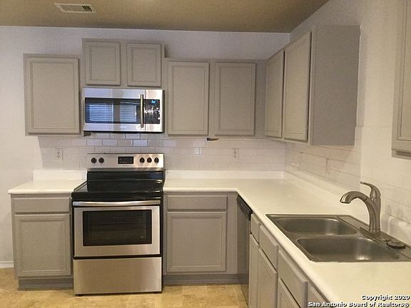 4th image of 1006 Saxonhill Dr