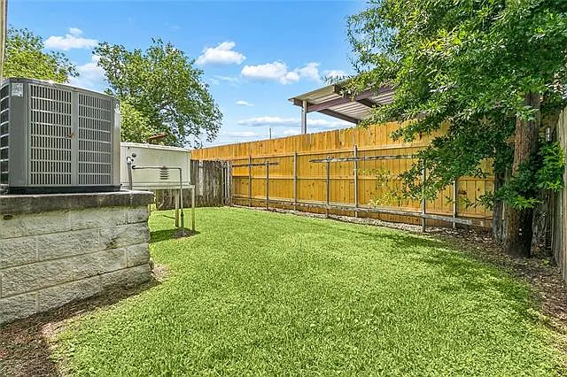 2606 Longwood Dr — Photo 15