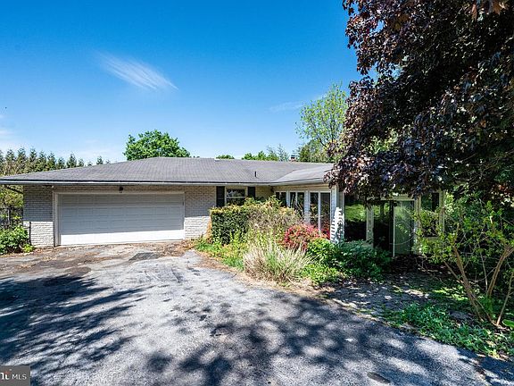 2nd image of 1119 Dunkelberger Rd