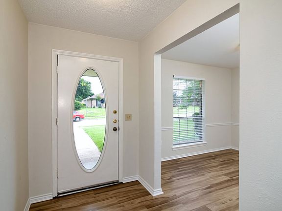 4th image of 2509 Bengal Ln