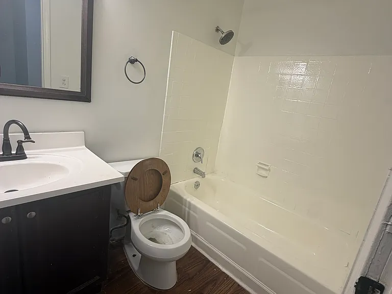 457 James Ct #C — Photo 6