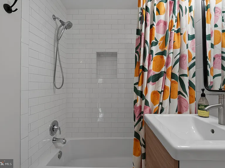 150 S Virginia Ave #34 — Photo 29