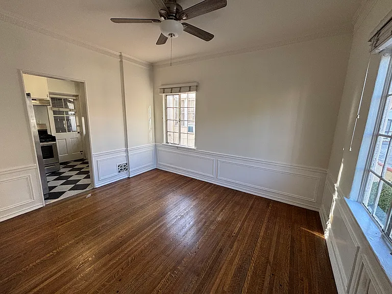 144 S Camden Dr #D — Photo 3