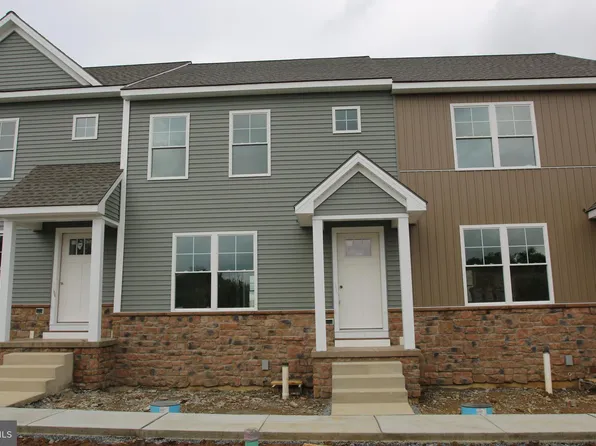 47 Coastal Ave #24, Ephrata, PA 17522