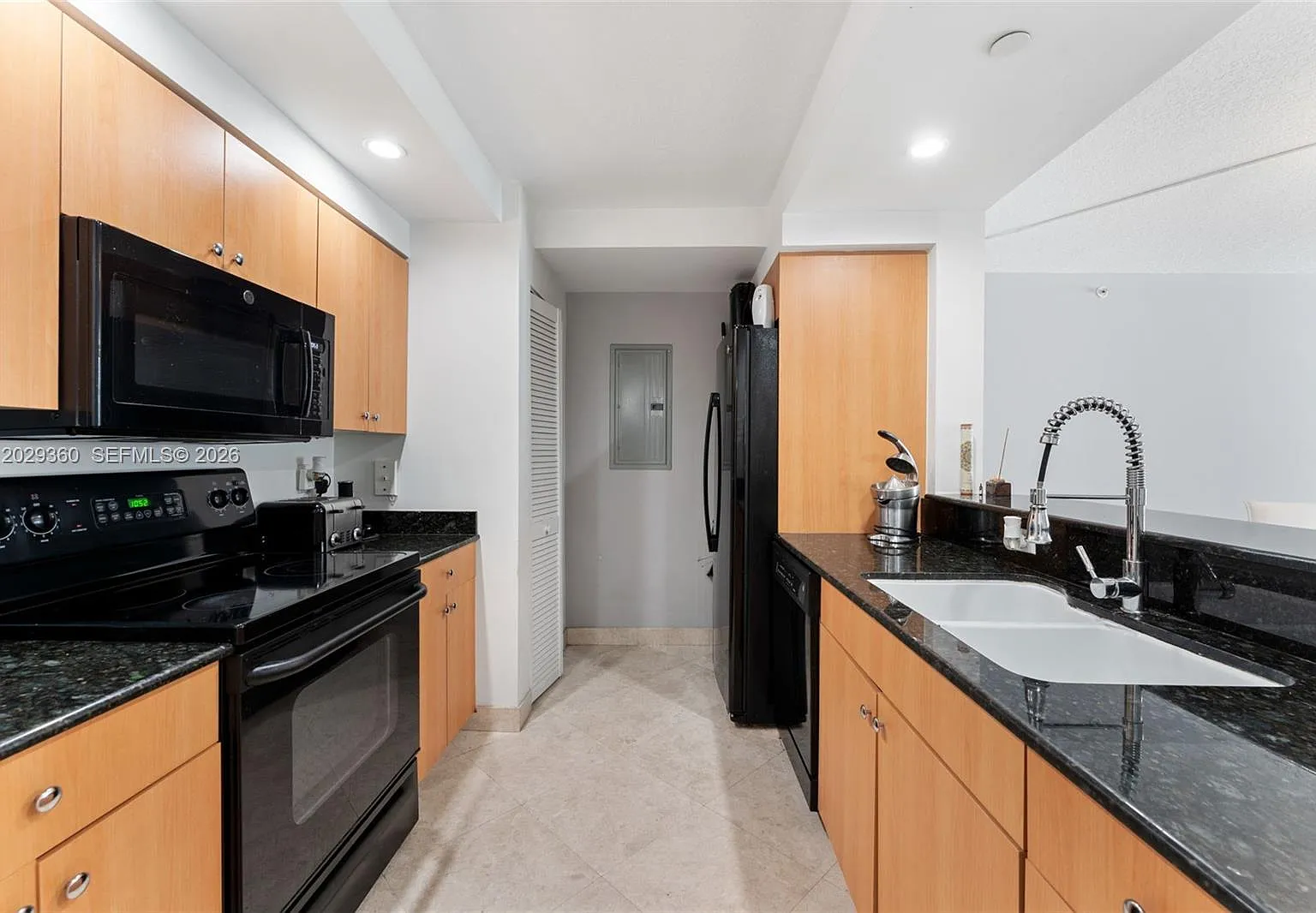 The Collins Condo — Photo 4